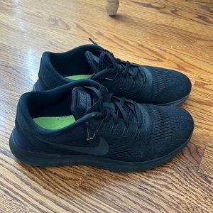Mens Nike free size 9
